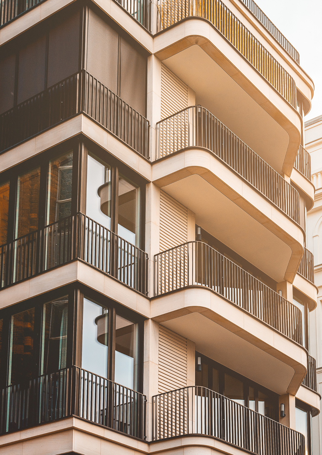 Wegen zu hoher Miete muss eine Vermieterin aus Berlin 26.000 Euro Bußgeld zahlen.